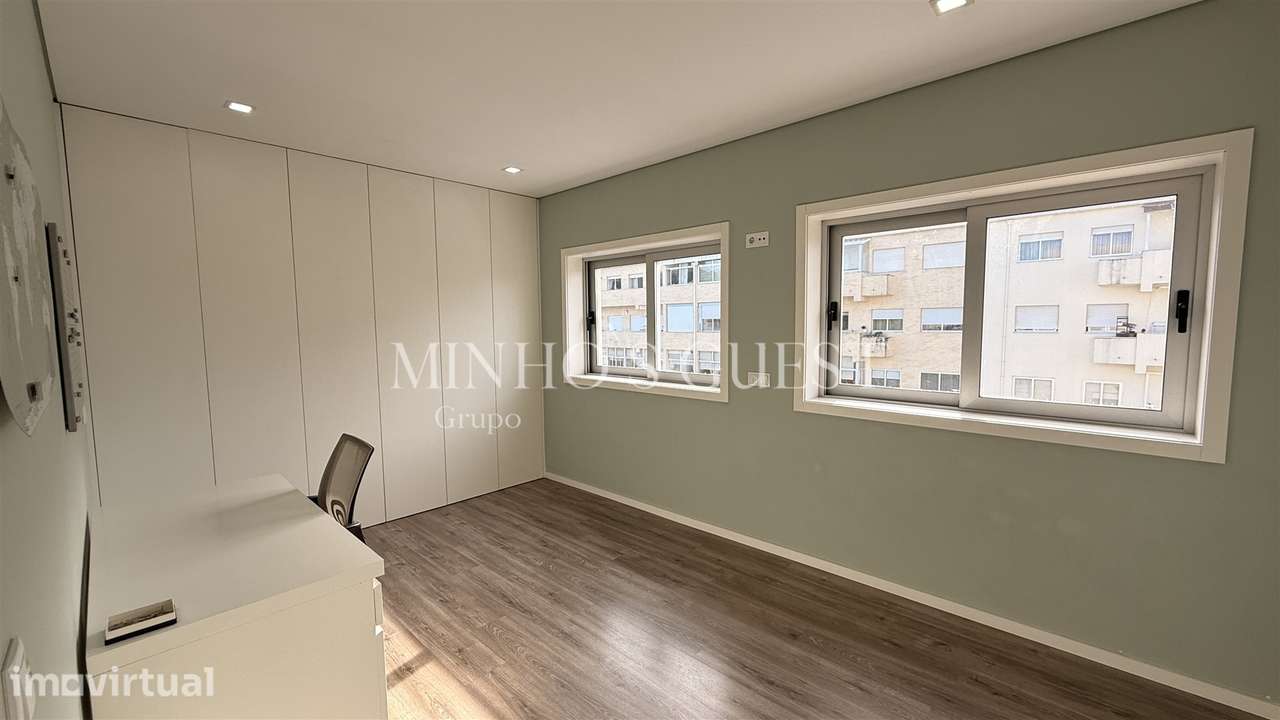 Apartamento T2 (Pronto Habitar) c/ elevador e garagem - Tribunal de Br - Grande imagem: 5/23