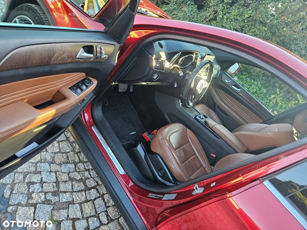 Mercedes-Benz GLE - 12