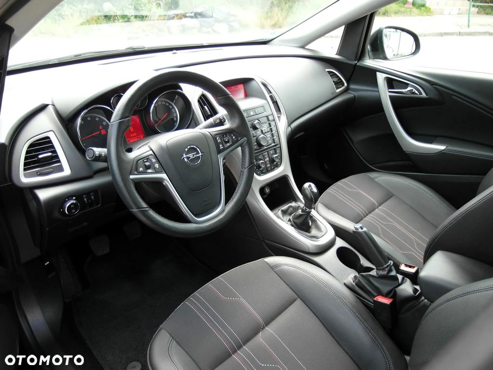 Opel Astra 1.4 Turbo 150 Jahre - 29