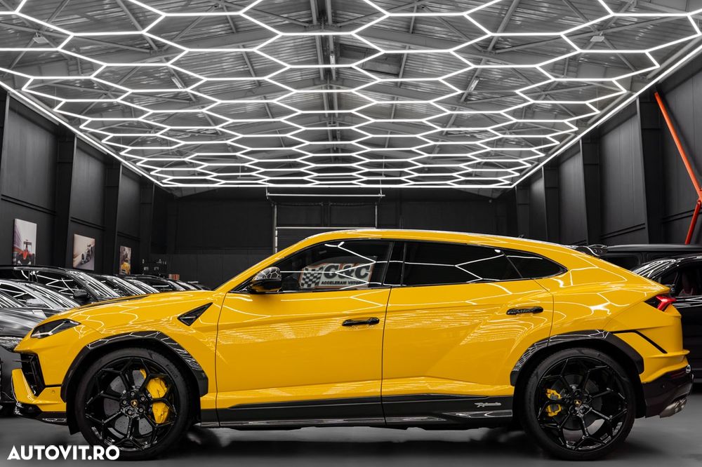 Lamborghini URUS - 30