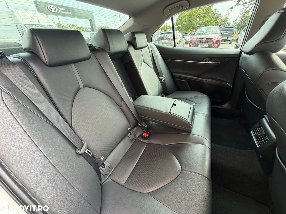 Toyota Camry 2.5 Dynamic - 12