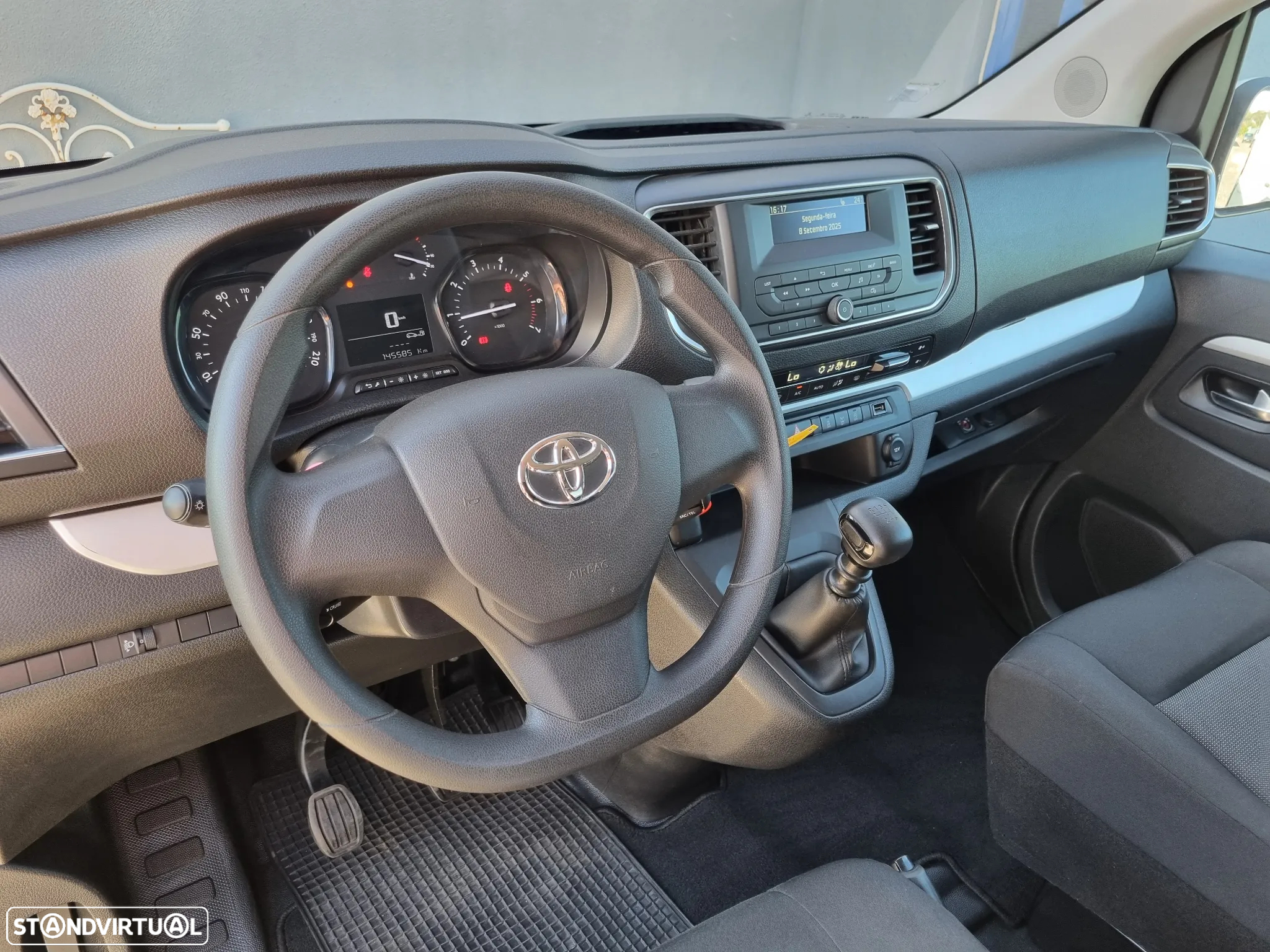 Toyota Proace Verso 1.5 D-4D L3 1.2T Comfort 9L Transporte Crianças - 15