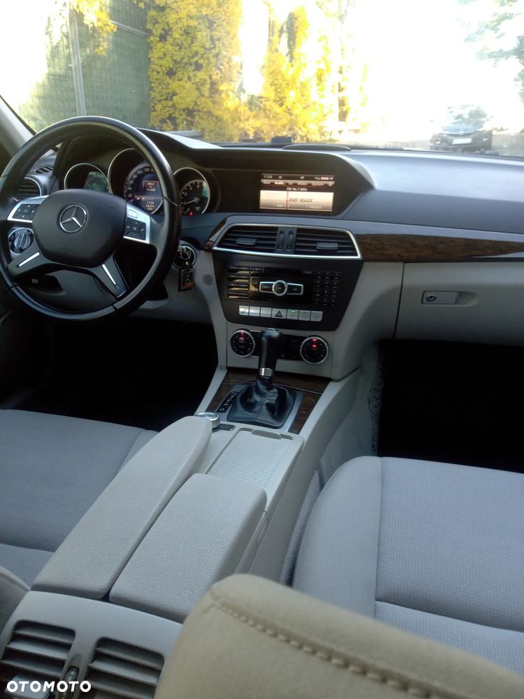 Mercedes-Benz Klasa C 180 7G-TRONIC - 2