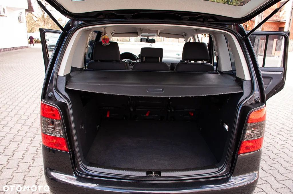 Volkswagen Touran - 40