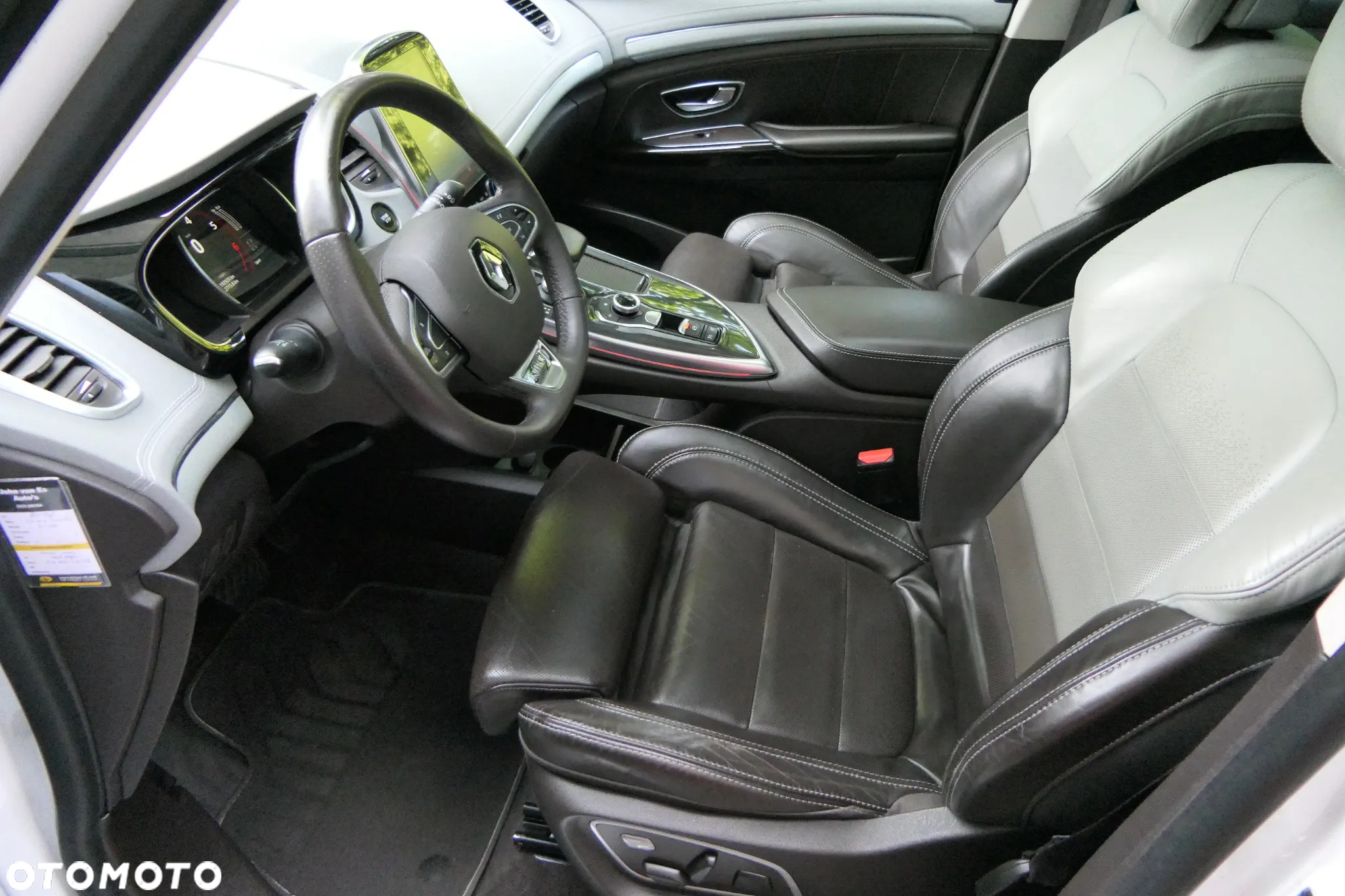 Renault Espace 1.6 TCE Initiale Paris EDC 7os - 19