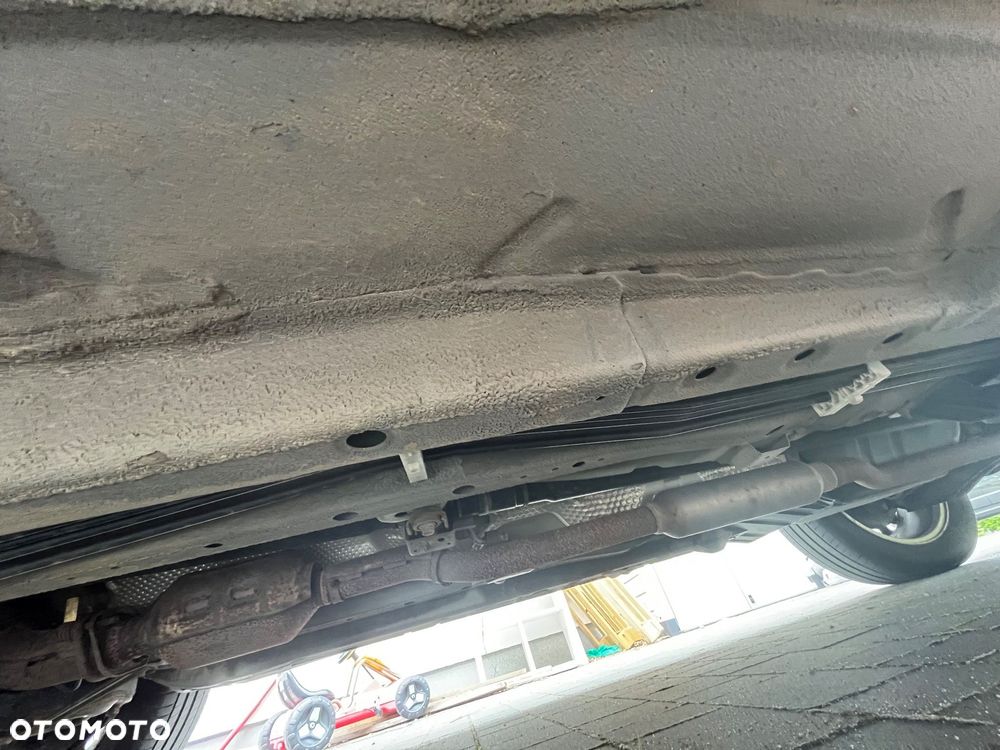 Mitsubishi Outlander 2.0 Instyle Navi 4WD CVT - 39