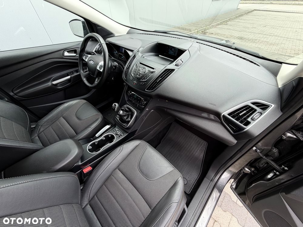 Ford Kuga 1.5 EcoBoost 2x4 Titanium - 30