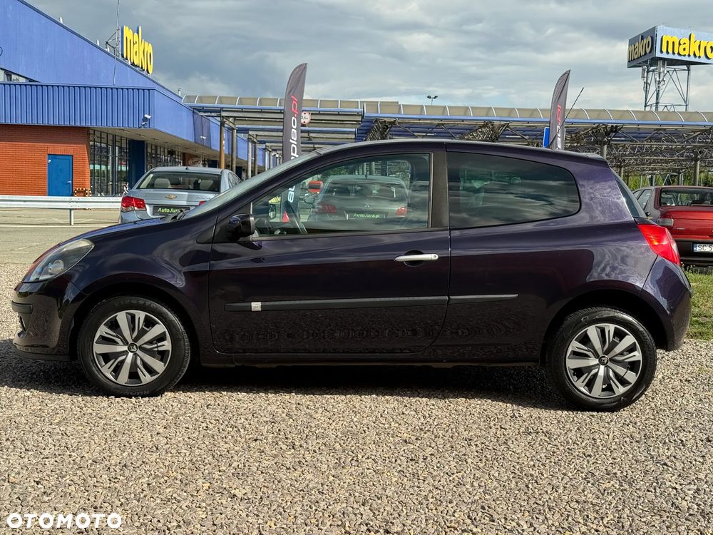 Renault Clio - 11