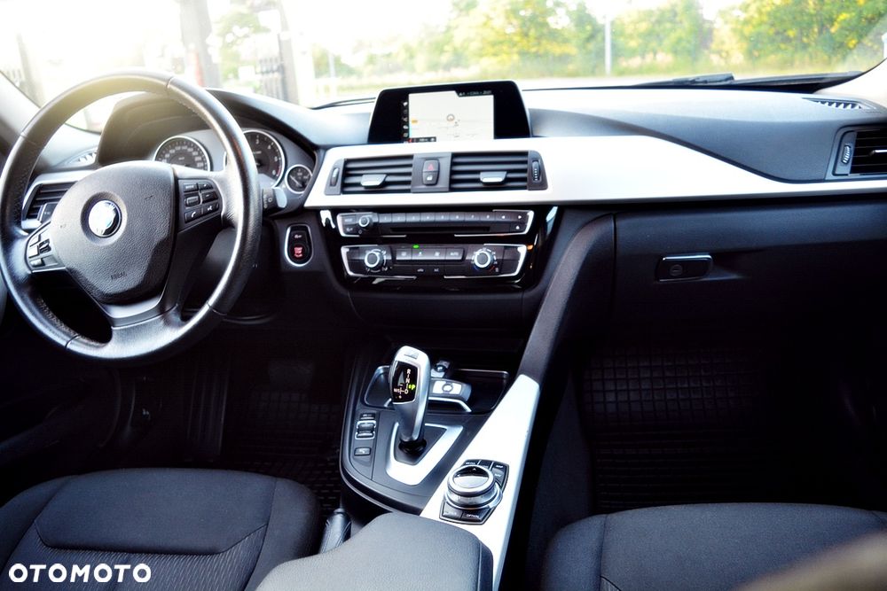 BMW Seria 3 318d - 11