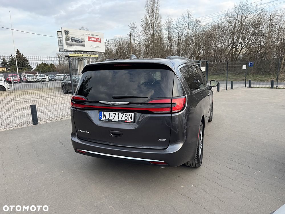 Chrysler Pacifica - 4