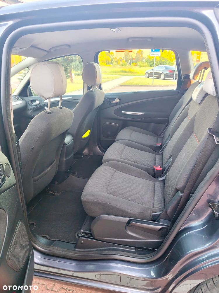 Ford S-Max 2.0 TDCi Trend - 13