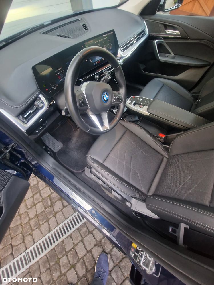 BMW iX1 xDrive30 66.5kWh xLine - 11