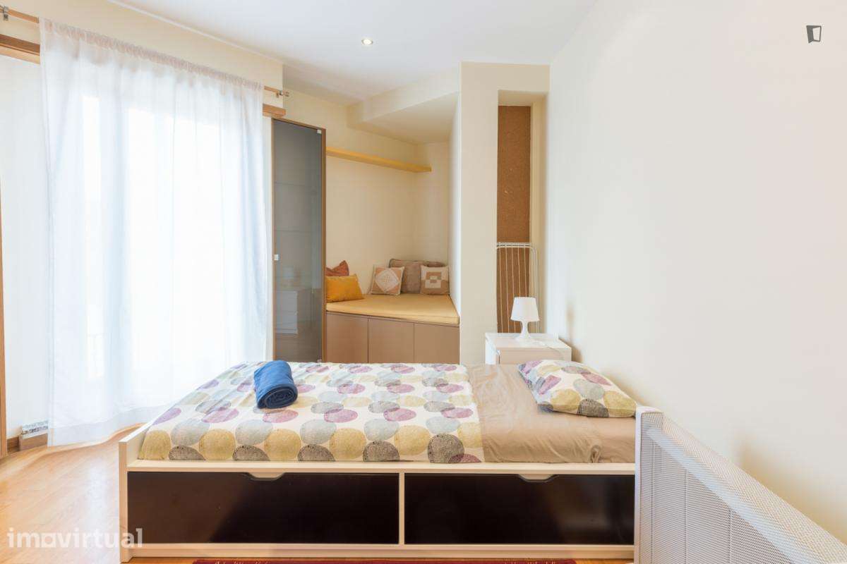 Quarto - localizado em Miragaia Porto - Grande imagem: 2/23