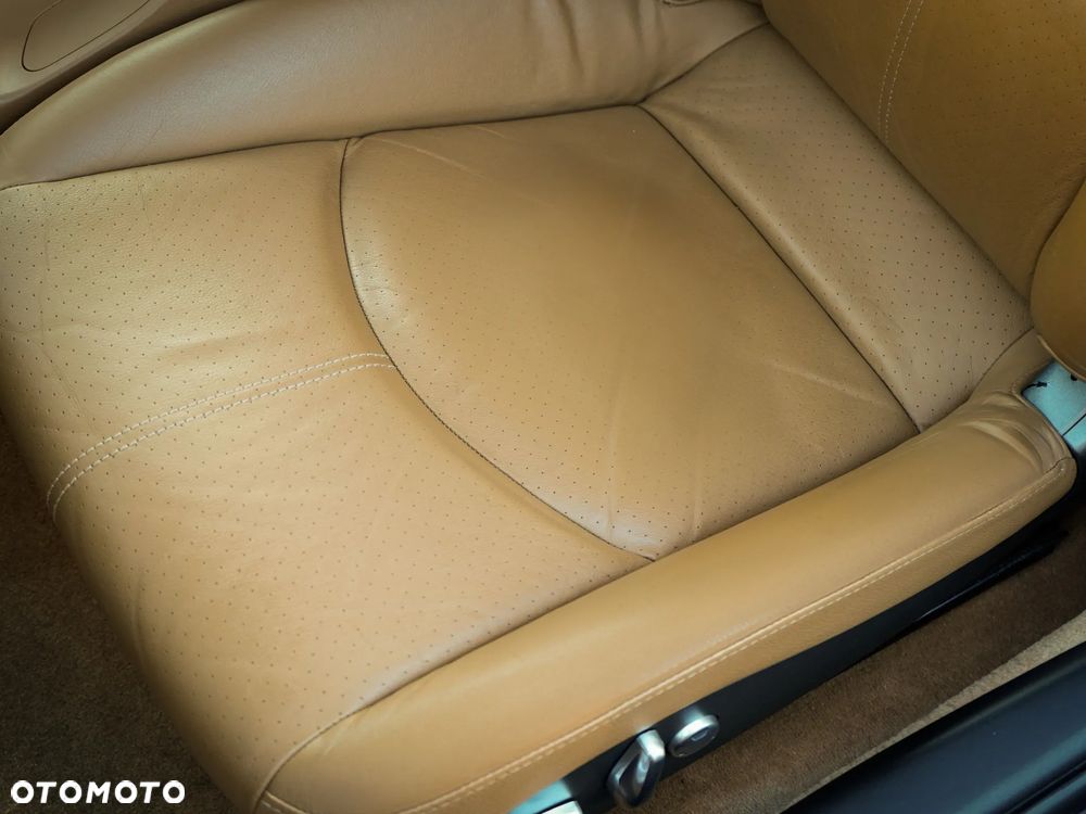 Porsche 911 Carrera Cabrio - 21