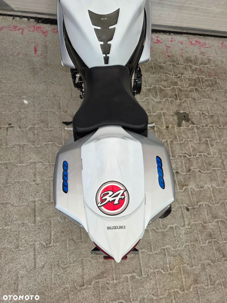 Suzuki GSX-R - 30