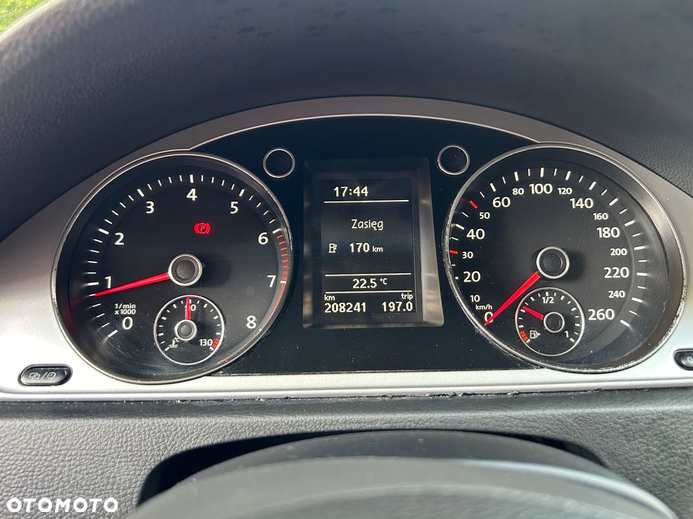 Volkswagen Passat - 9