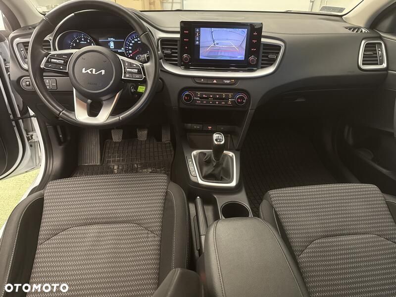 Kia Ceed 1.5 T-GDI M - 21