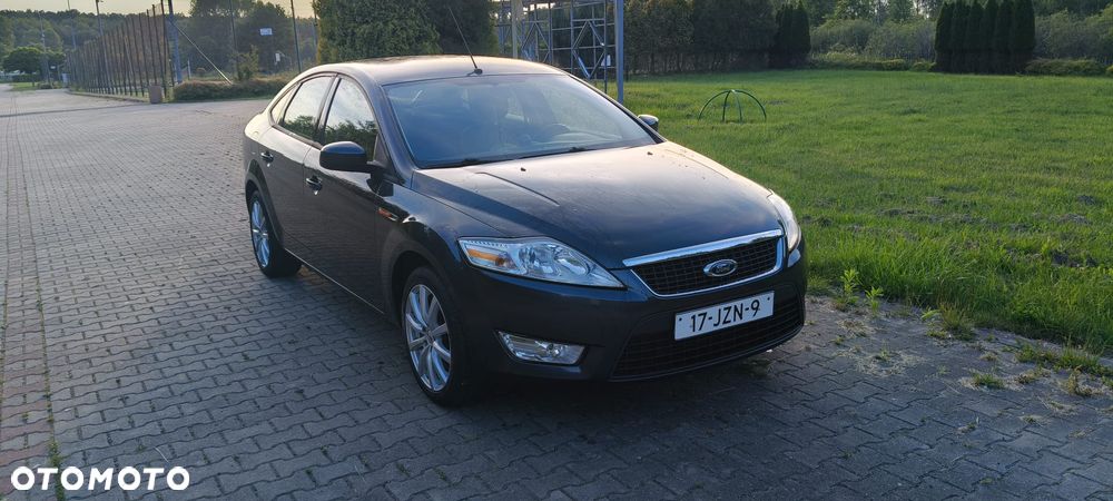 Ford Mondeo 2.0 Ambiente - 28