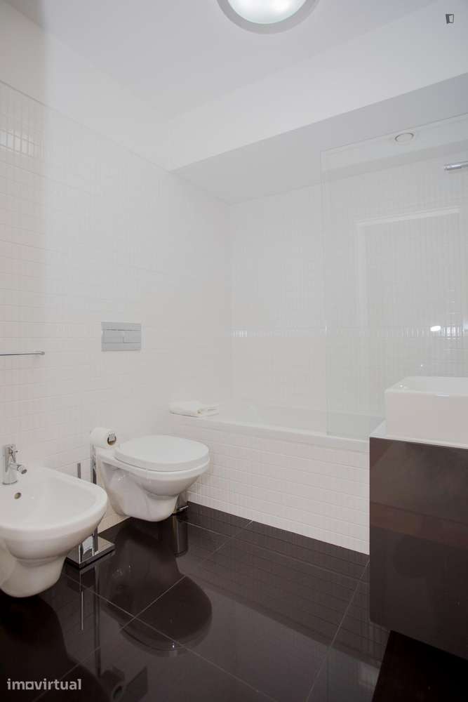 Apartamento com 2 quartos - localizado em Cedofeita Porto - Grande imagem: 4/49
