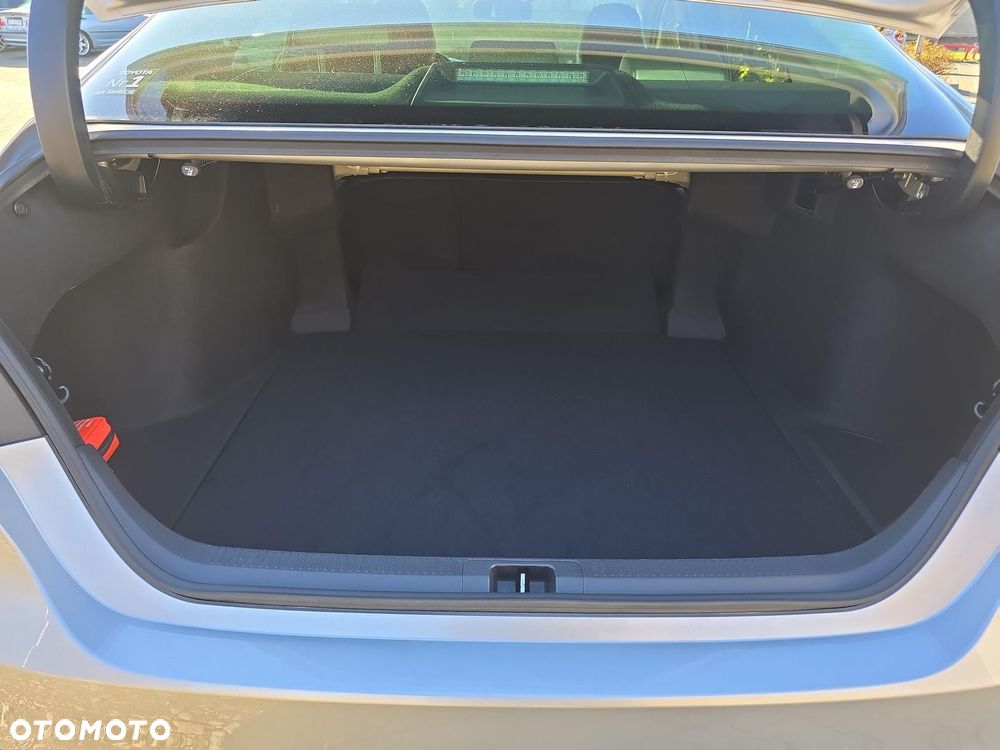 Toyota Camry 2.5 Hybrid Prestige CVT - 12