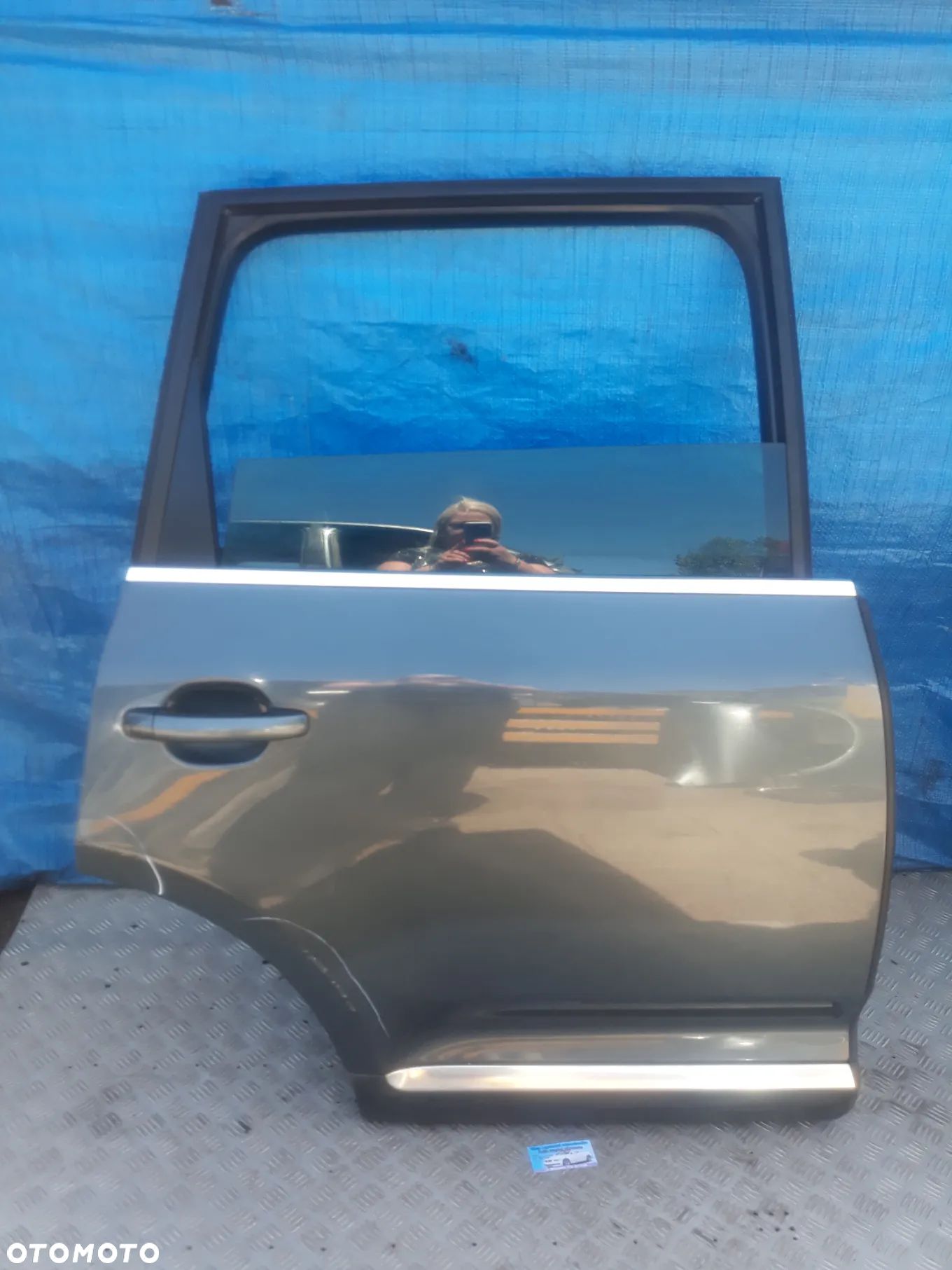 DRZWI PRAWY TYŁ VOLKSWAGEN TOUAREG 7L 2006r  KOLOR: LD7V - 1