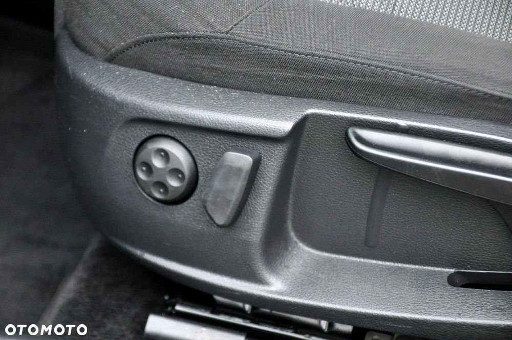 Volkswagen Passat - 23