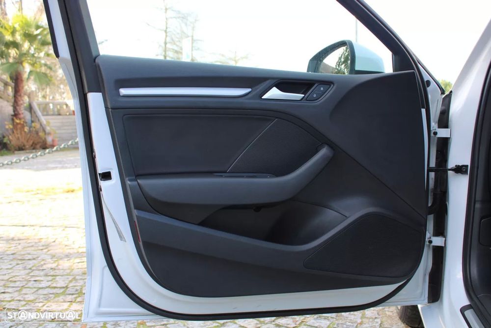 Audi A3 Limousine 1.6 TDI Business Line Attraction Ultra - 24