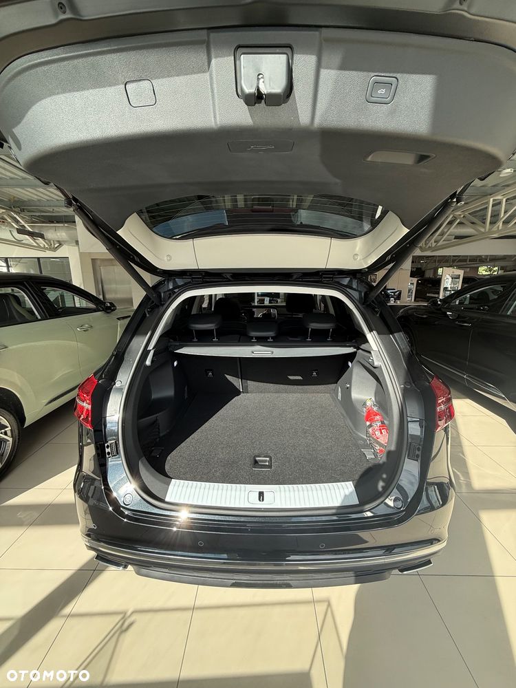 Hongqi HS5 2.0T AWD - 11