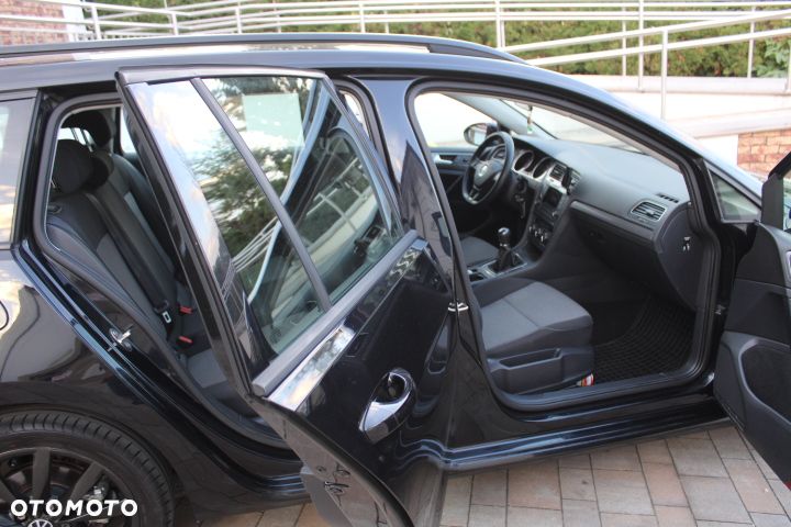 Volkswagen Golf - 23