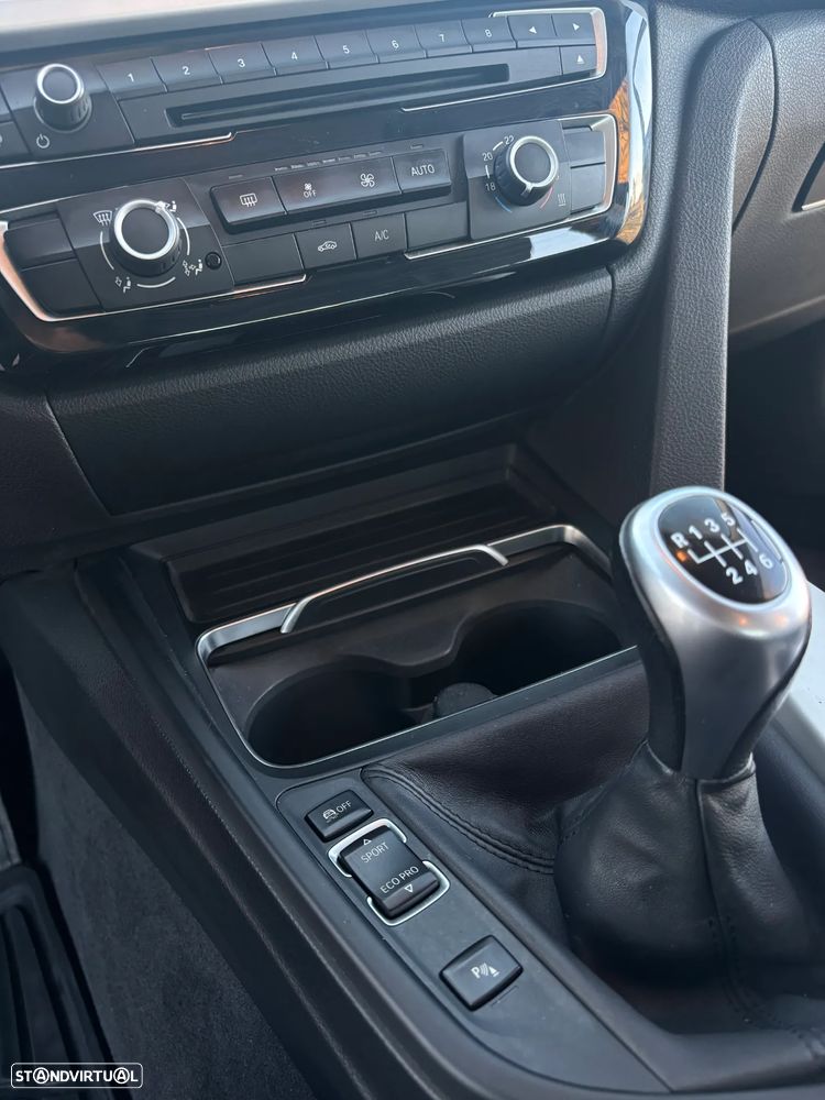 BMW 318 d Line Luxury - 8