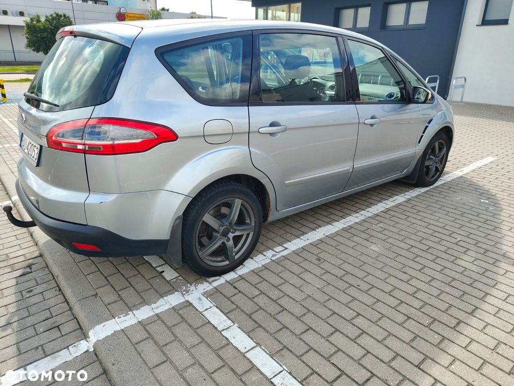 Ford S-Max - 10
