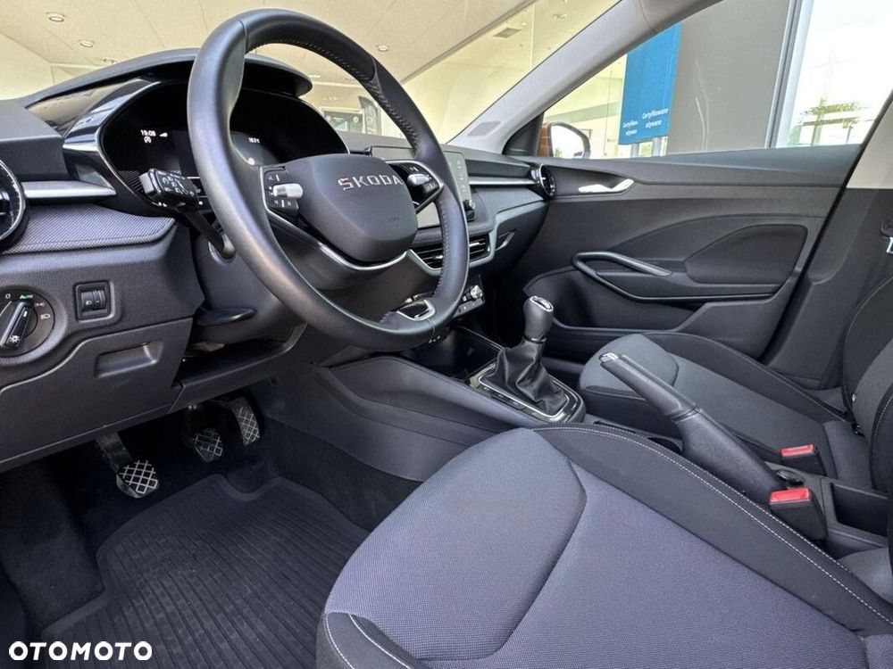 Skoda Fabia - 10