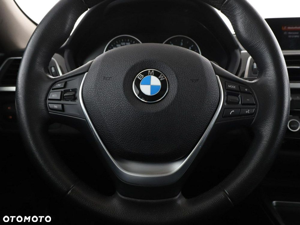 BMW Seria 3 318d Luxury Line - 21