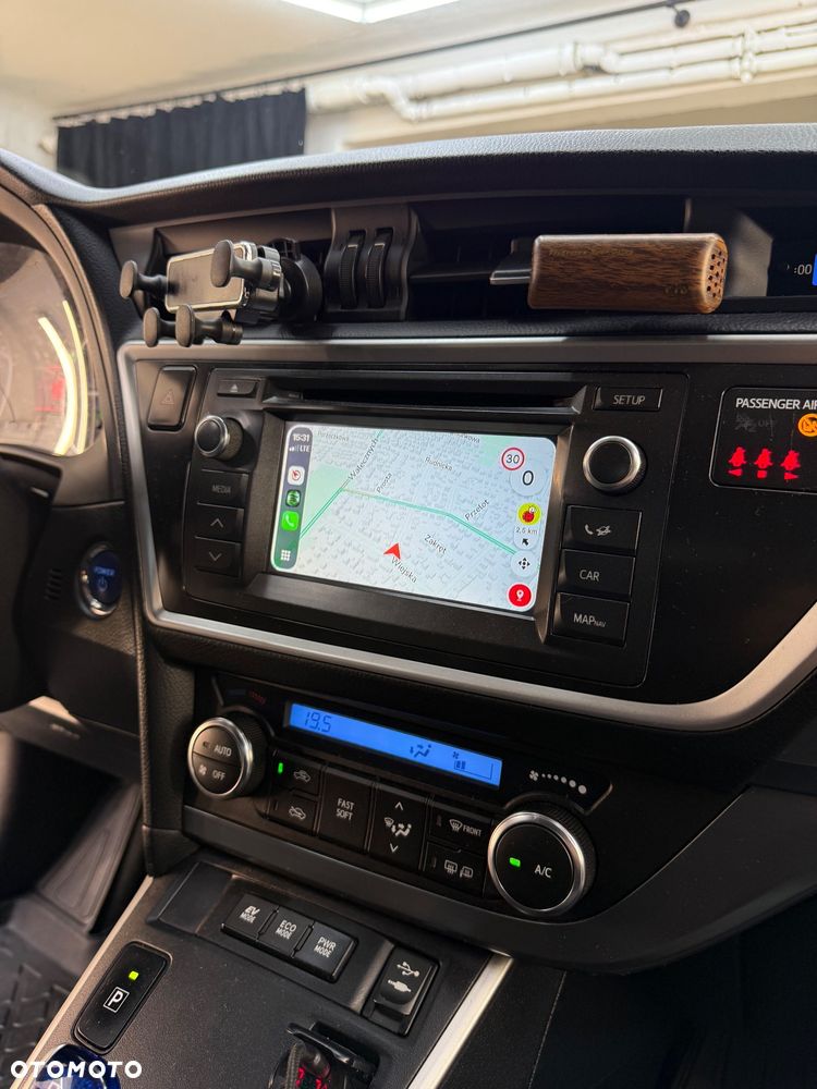 Toyota Auris 1.8 HSD Prestige NAVI - 17