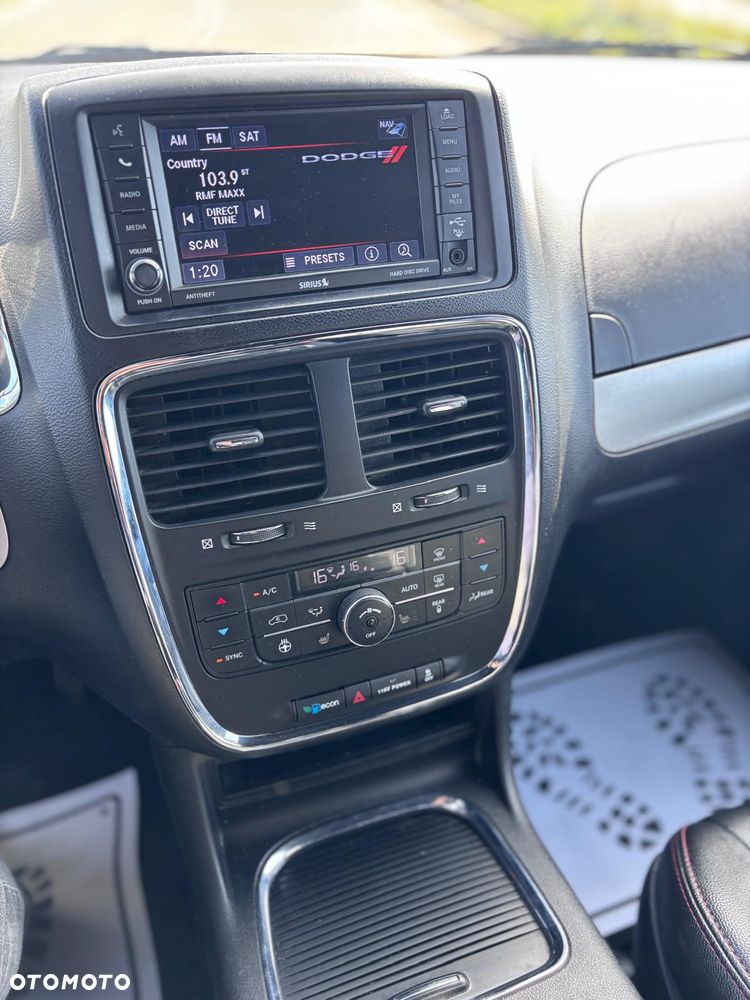 Dodge Grand Caravan 3.6 R/T - 26