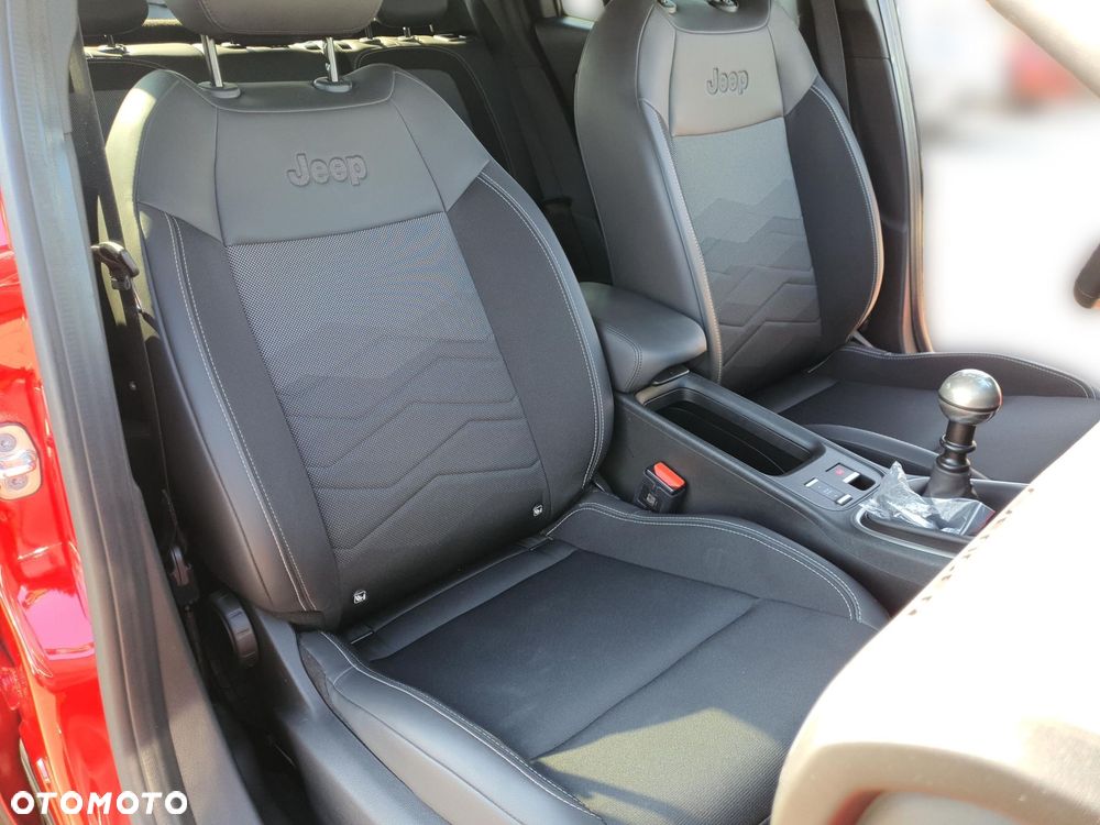 Jeep Avenger 1.2 GSE T3 Altitude FWD - 26