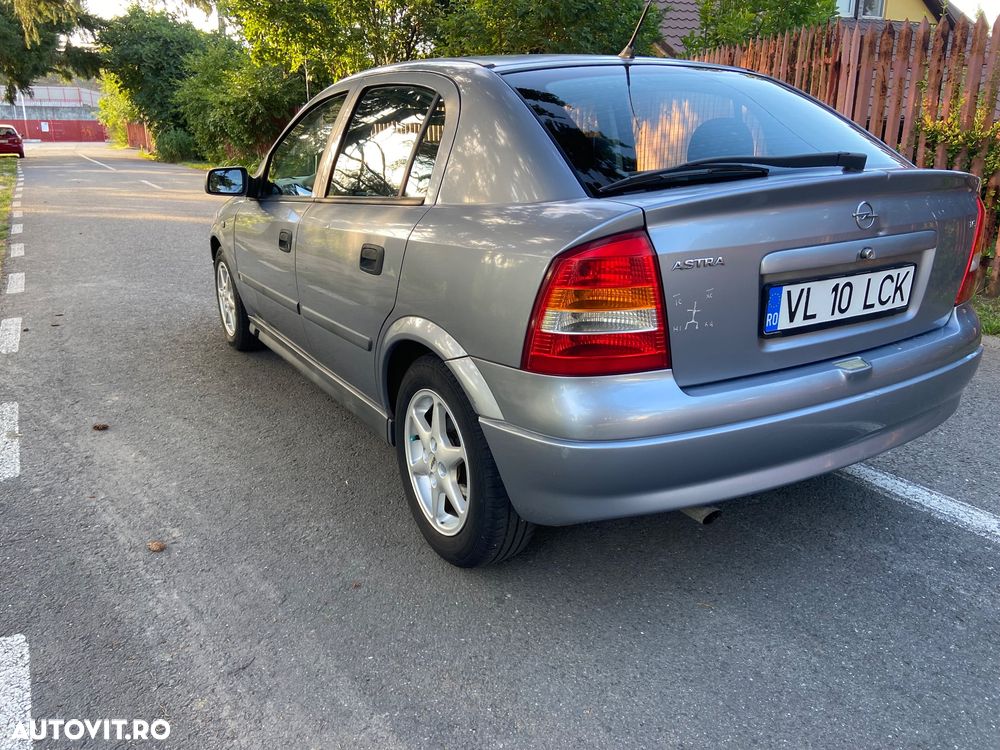 Opel Astra 1.6i 16V Aut Comfort - 4