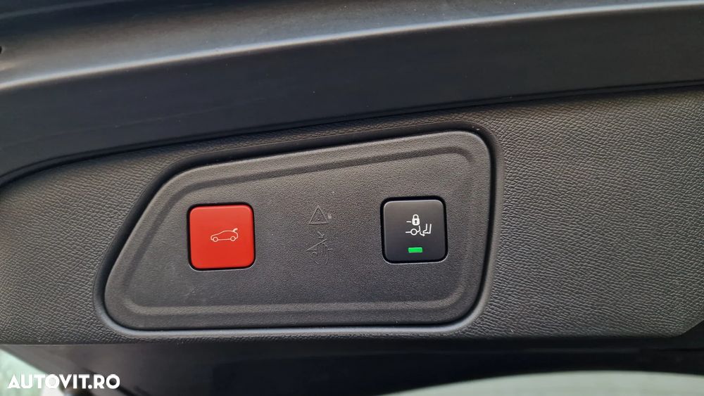 Peugeot 3008 225 e-EAT8 GT Pack - 33