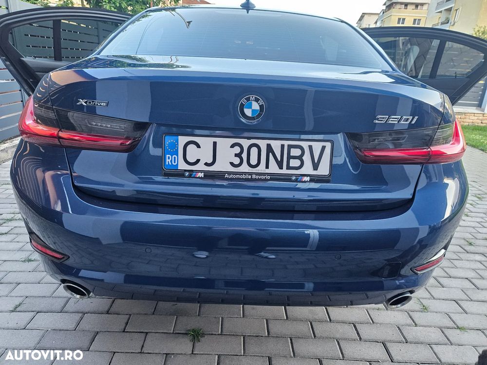 BMW Seria 3 320i xDrive AT - 14