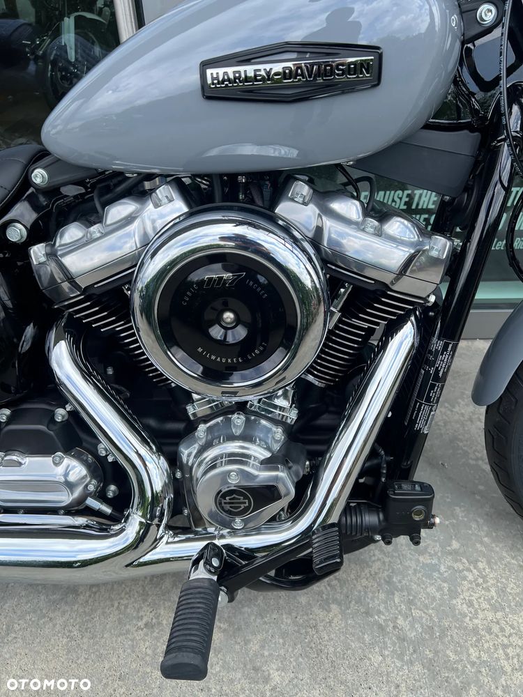 Harley-Davidson Softail Street Bob - 3
