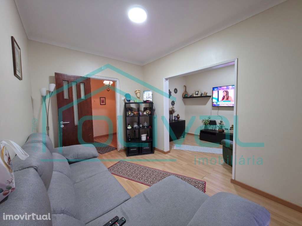 Agradável apartamento de Tipologia T3 no centro de Alverca - Grande imagem: 2/22