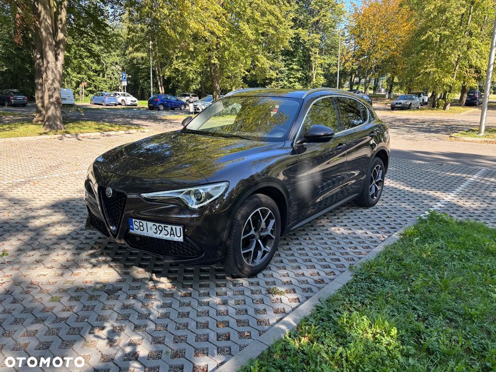 Alfa Romeo Stelvio - 1
