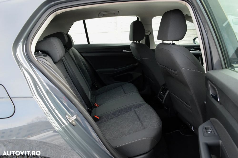 Volkswagen Golf - 34