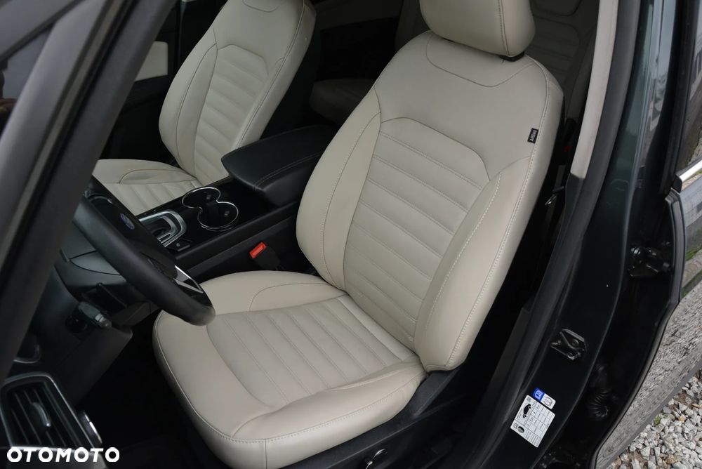 Ford Galaxy - 28