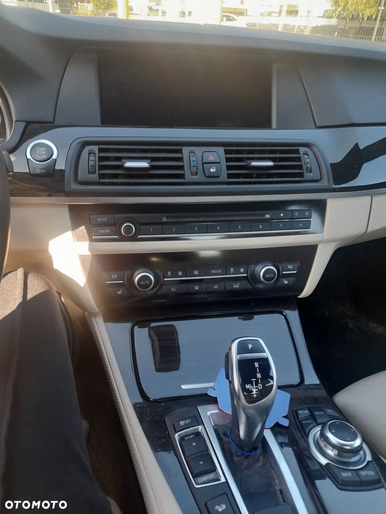 BMW Seria 5 535i xDrive - 17