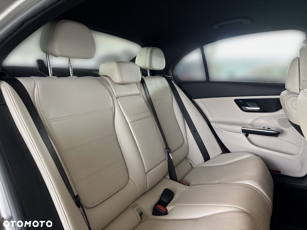 Mercedes-Benz Klasa C 220 d mHEV 4-Matic Avantgarde - 22