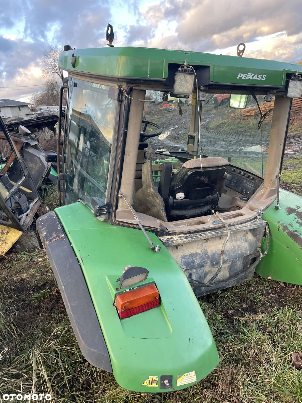 John Deere 8210 - kabina dach fotel błotniki plastiki lampy - 6