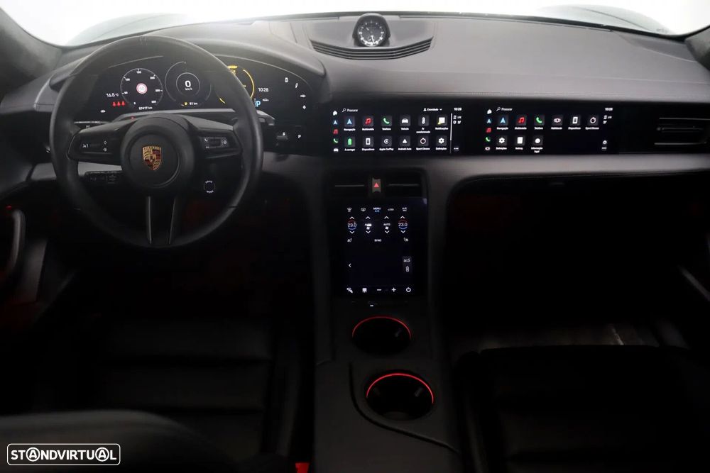 Porsche Taycan GTS - 30