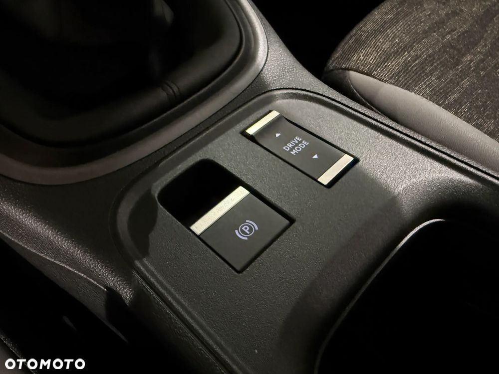 Jeep Avenger 1.2 T3 mHEV Upland 4xe eDCT6 - 11