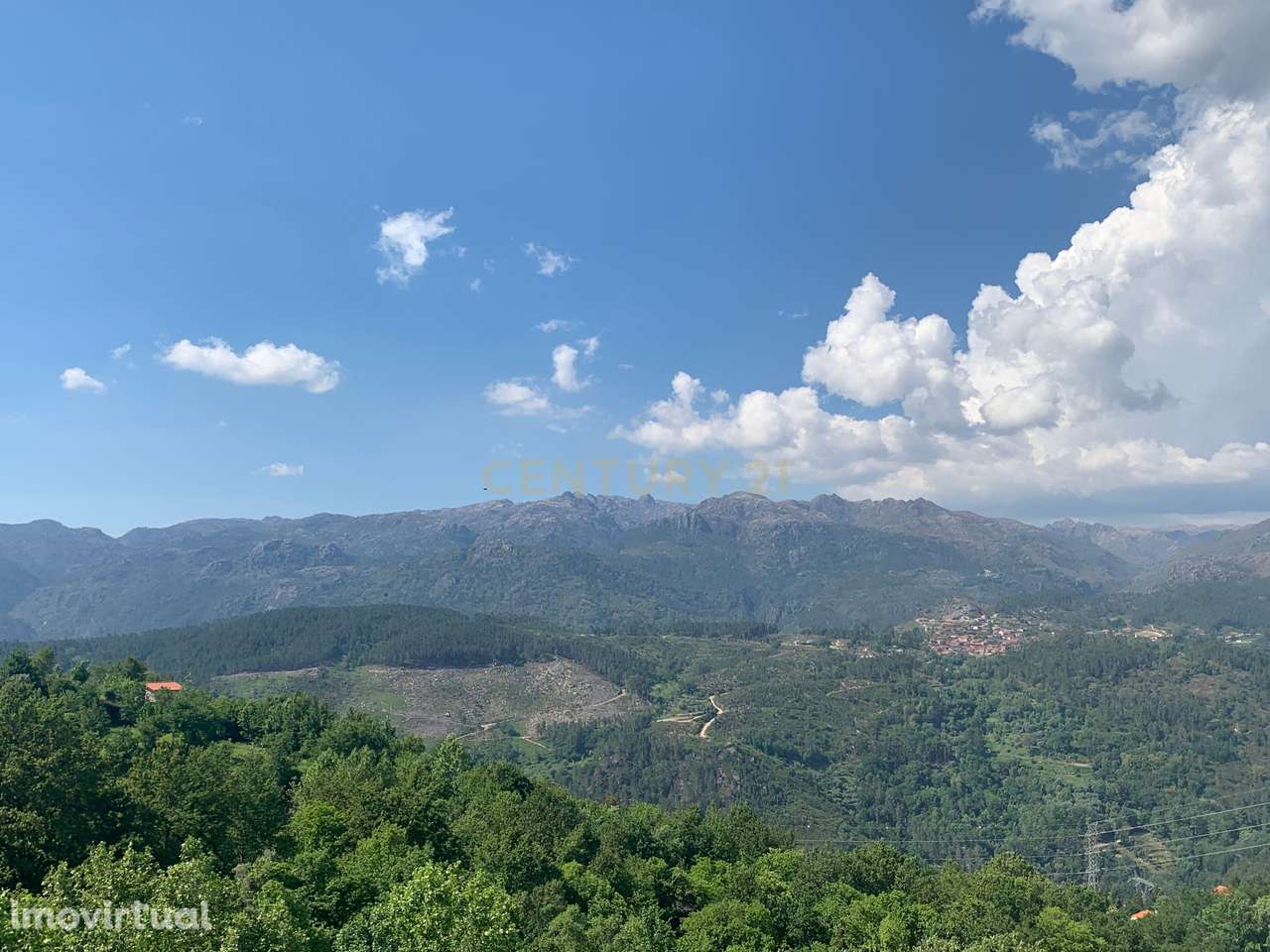 Propriedade a venda na zona Geres c/2 quartos - Grande imagem: 2/17